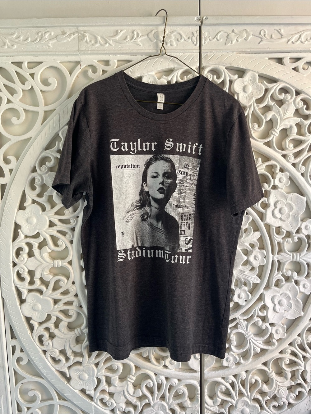 Taylor Swift Reputation Stadium Tour 2018 Double Sided Tee Large Gray